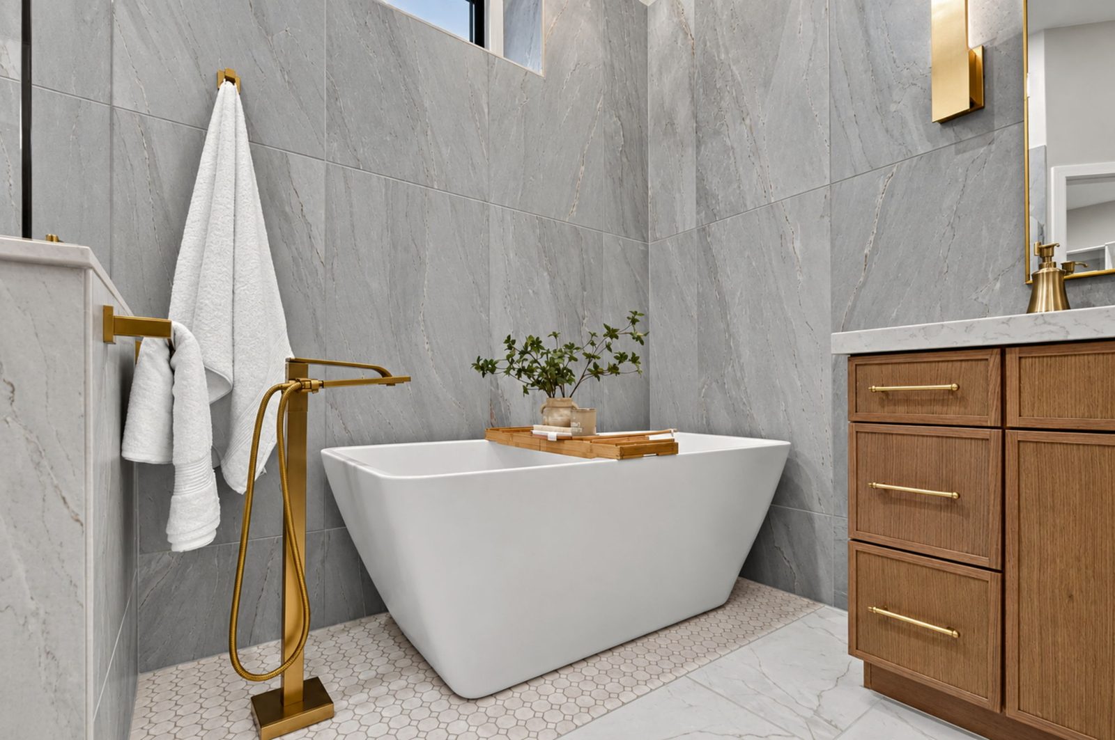 7238 E Lupine Avenue, primary bathroom
