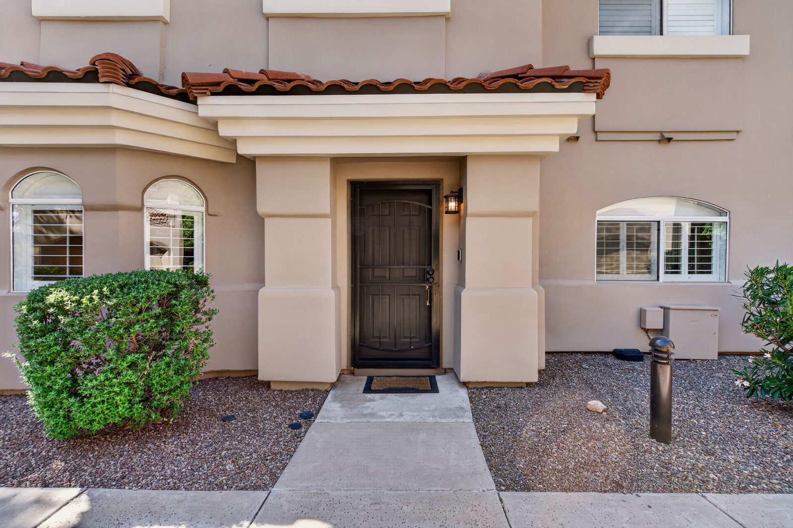 8653 E Royal Palm Road #1019, front entry