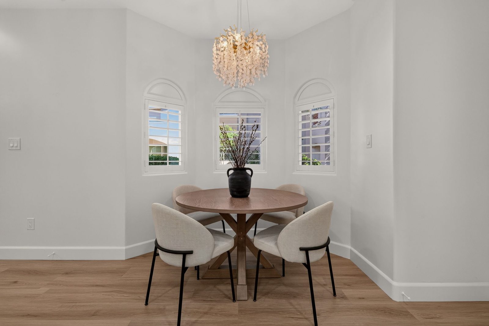8653 E Royal Palm Road #1019, dining nook