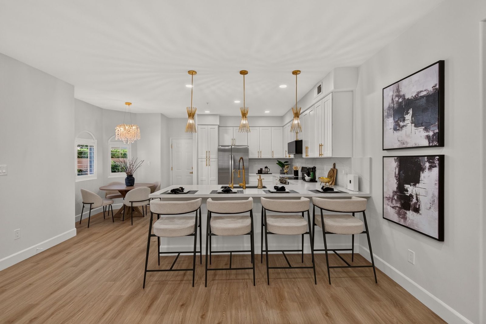 8653 E Royal Palm Road #1019, breakfast bar