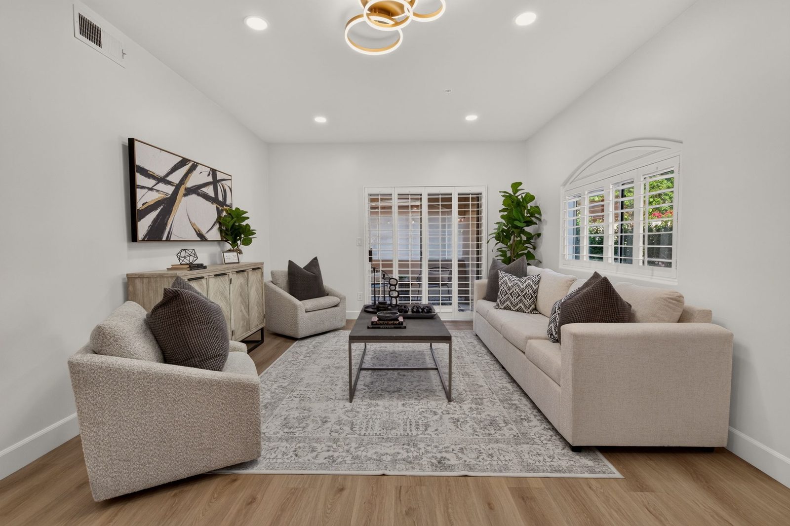 8653 E Royal Palm Road #1019, living room