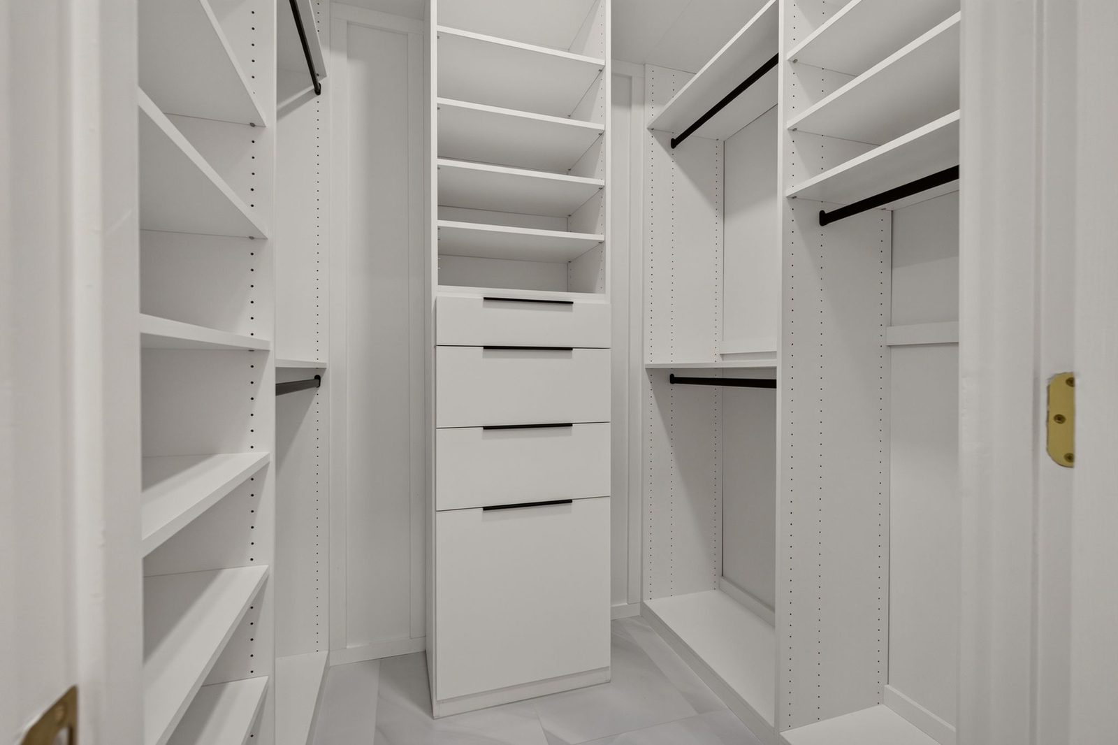 8653 E Royal Palm Road #1019, custom closet