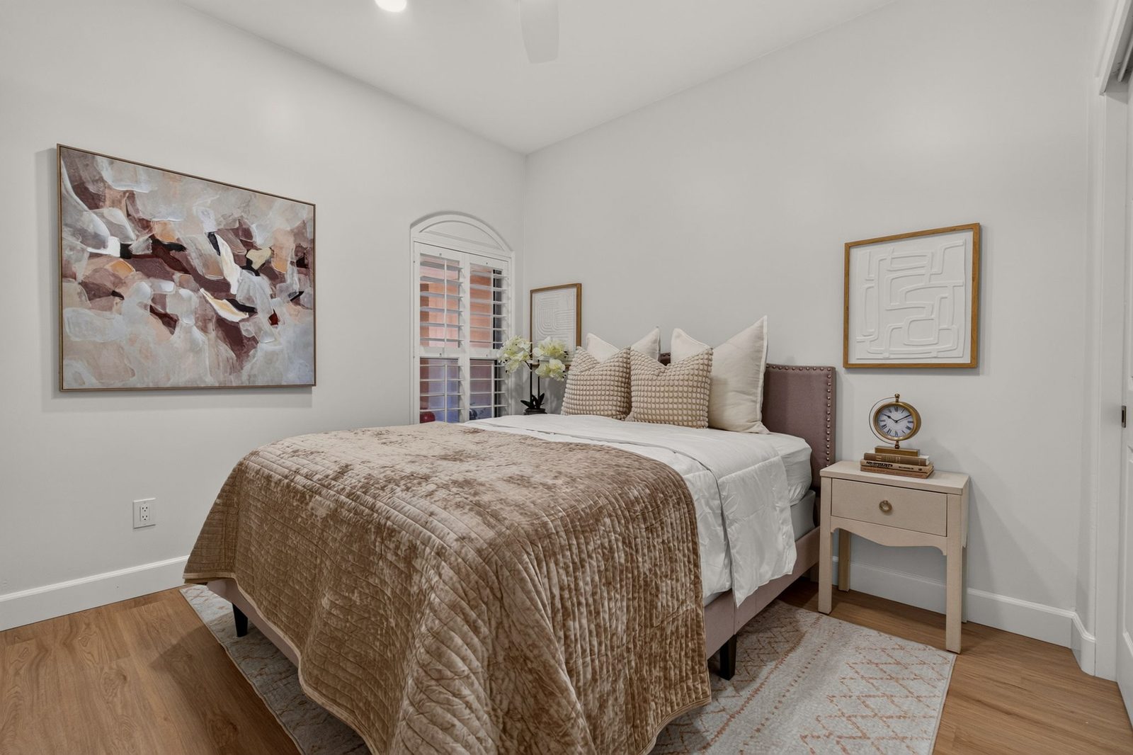 8653 E Royal Palm Road #1019, guest bedroom