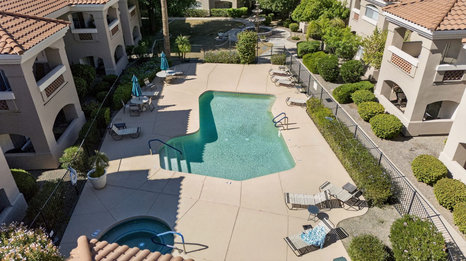 8653 E Royal Palm Road #1019, community pool