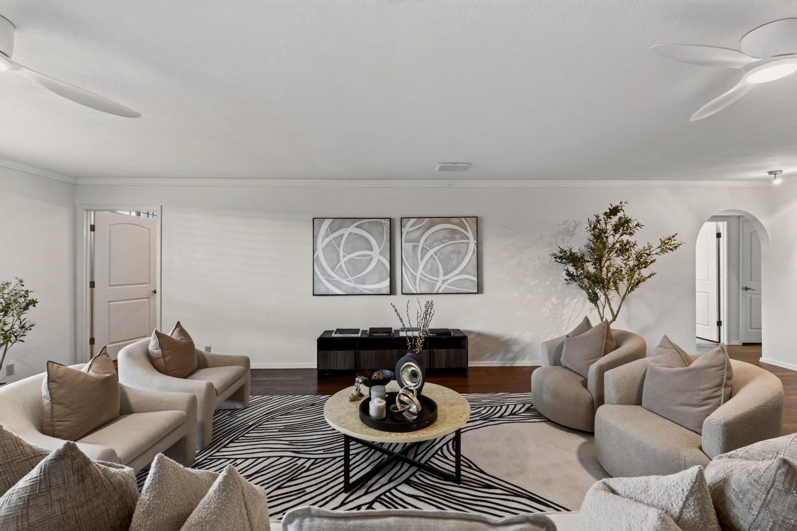 7513 N Via De Manana, living room and fireplace