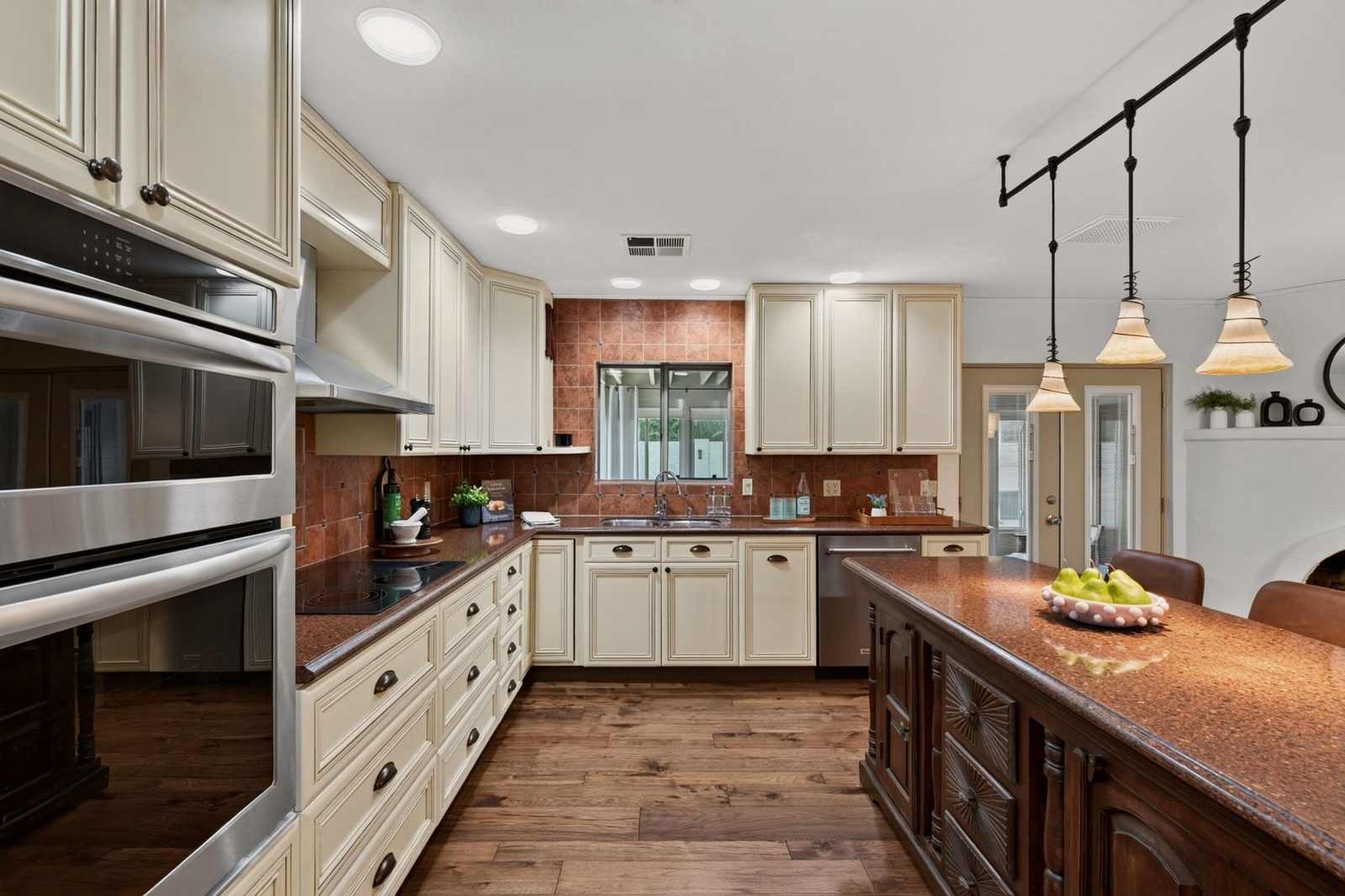 7513 N Via De Manana, kitchen and built in appliances