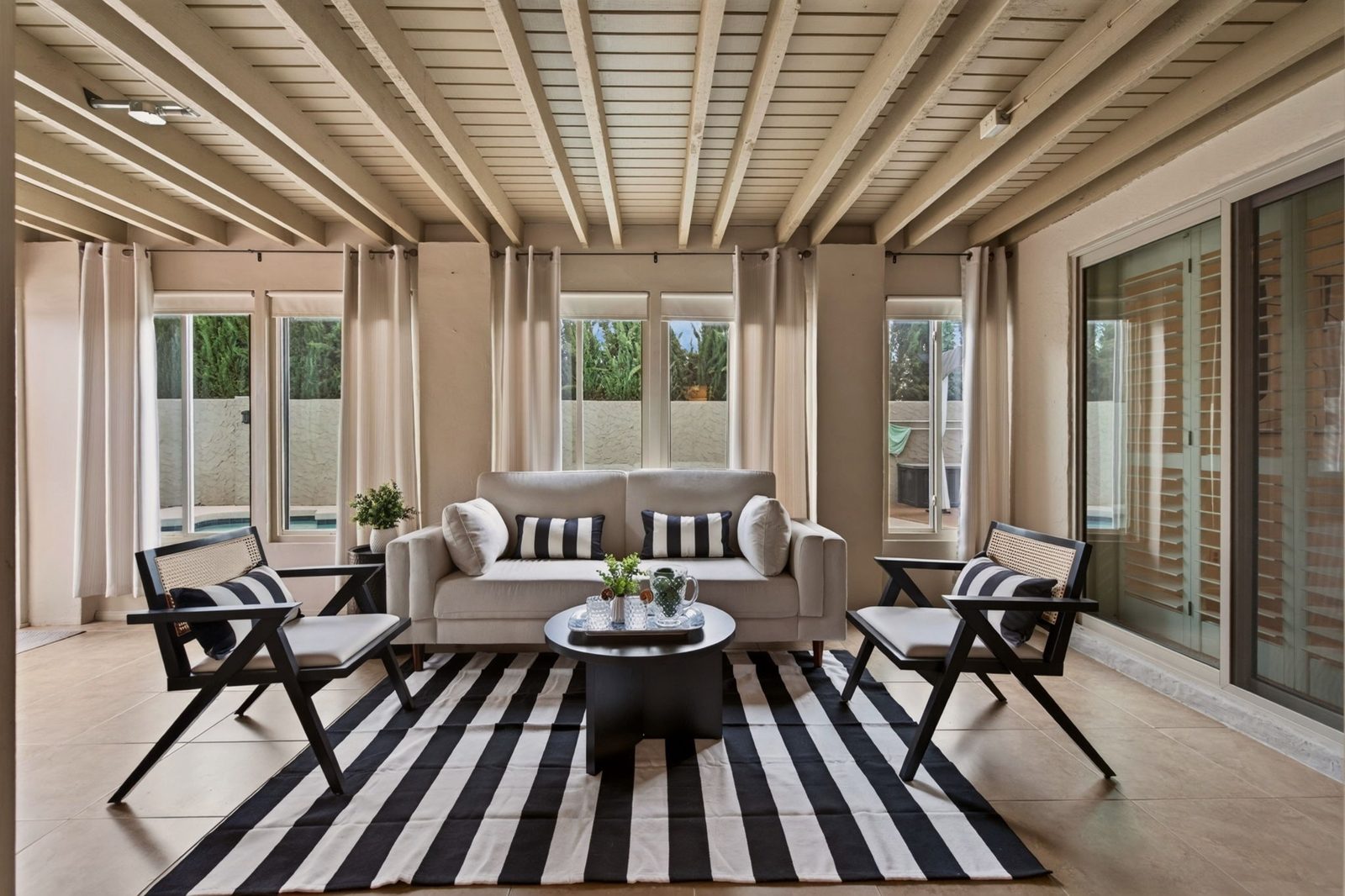 7513 N Via De Manana, enclosed lanai