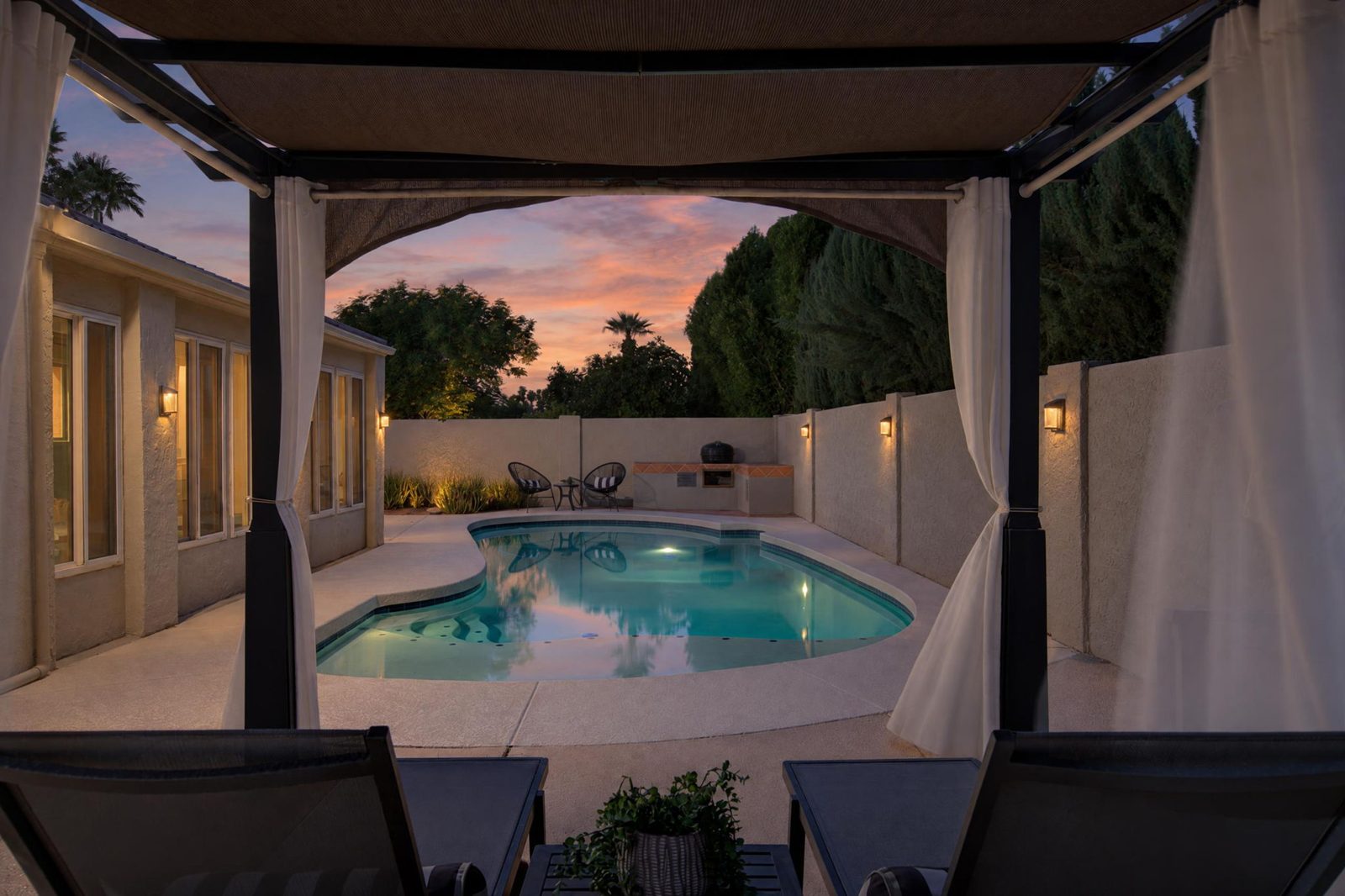 7513 N Via De Manana, shaded cabana